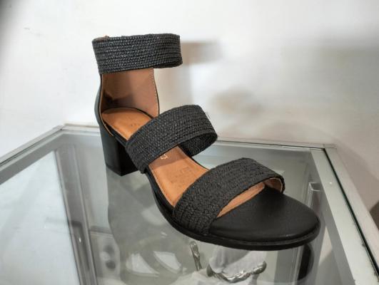 Fitting Rafia Wedge Heal