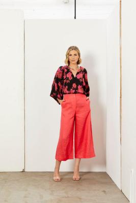 Fate + Becker Walk Away Kimino Sleeve Top